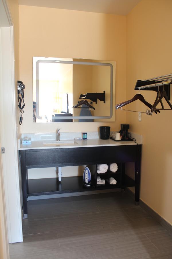 Express Inn And Suites Humble Ngoại thất bức ảnh